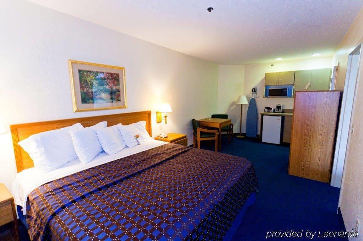 Red Roof Inn Clyde Экстерьер фото